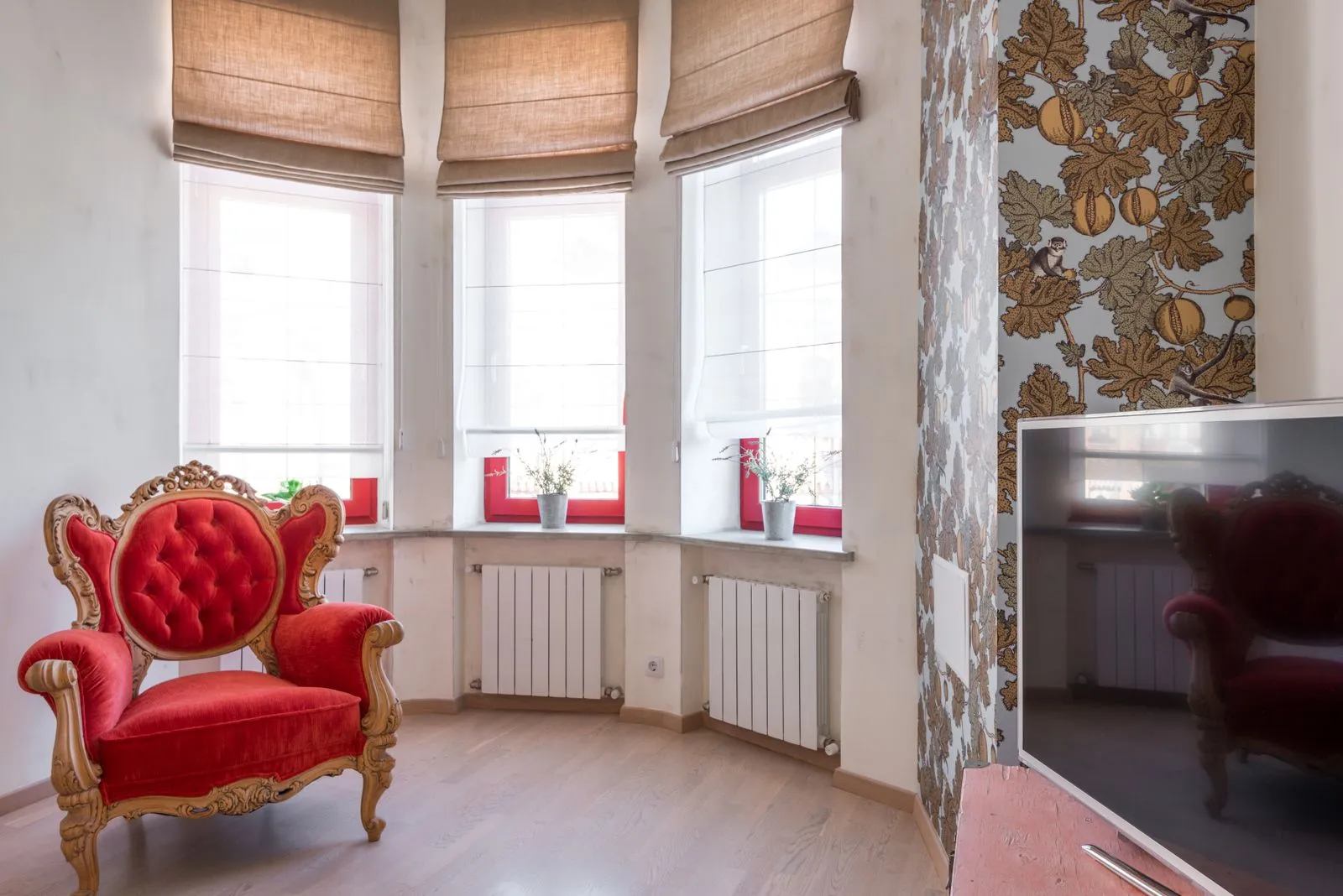 How to Choose Motorized Shades for Each Room
